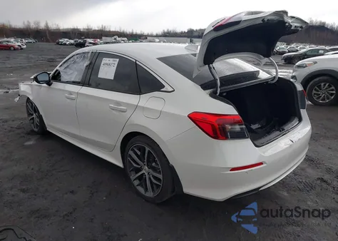 2024 Honda Civic Touring z USA, uszkodzony, nr VIN 2HGFE1F90RH326415